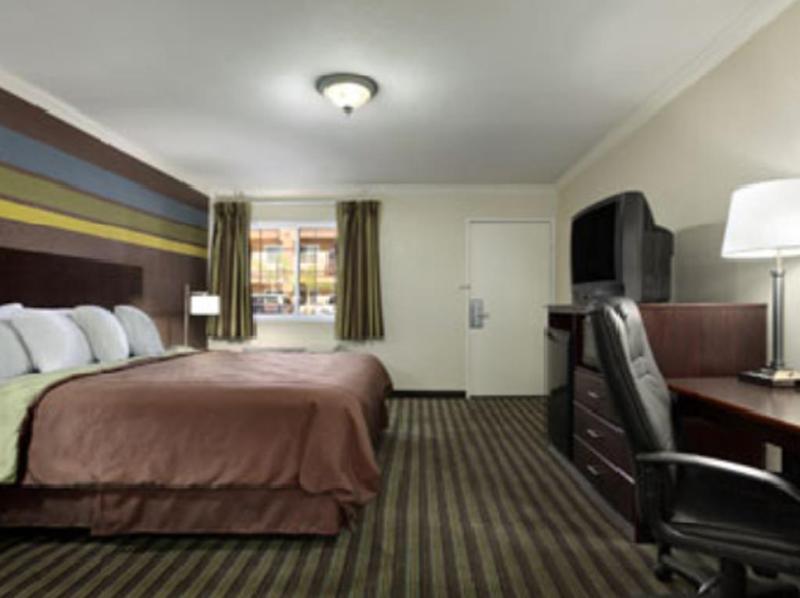 Express Inn & Suites Ontario Airport Exterior photo